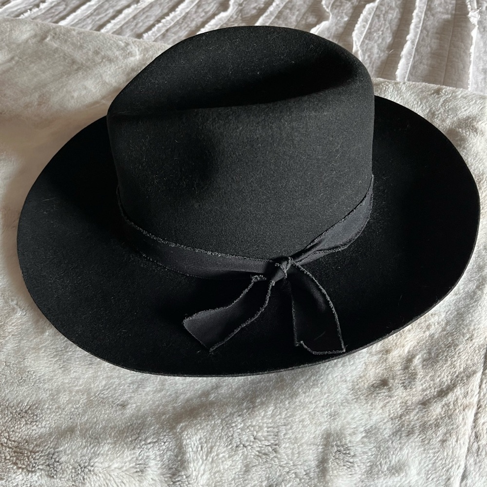 NWT Olive & Pique Kaia Wool Felt hat